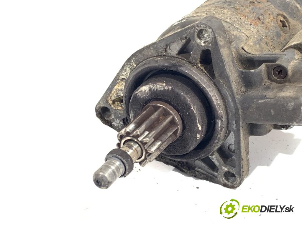 VW TRANSPORTER T4 Autobus 1995 57 kW 2.4 D 2370 Štartér 02B911023A (Štartér)