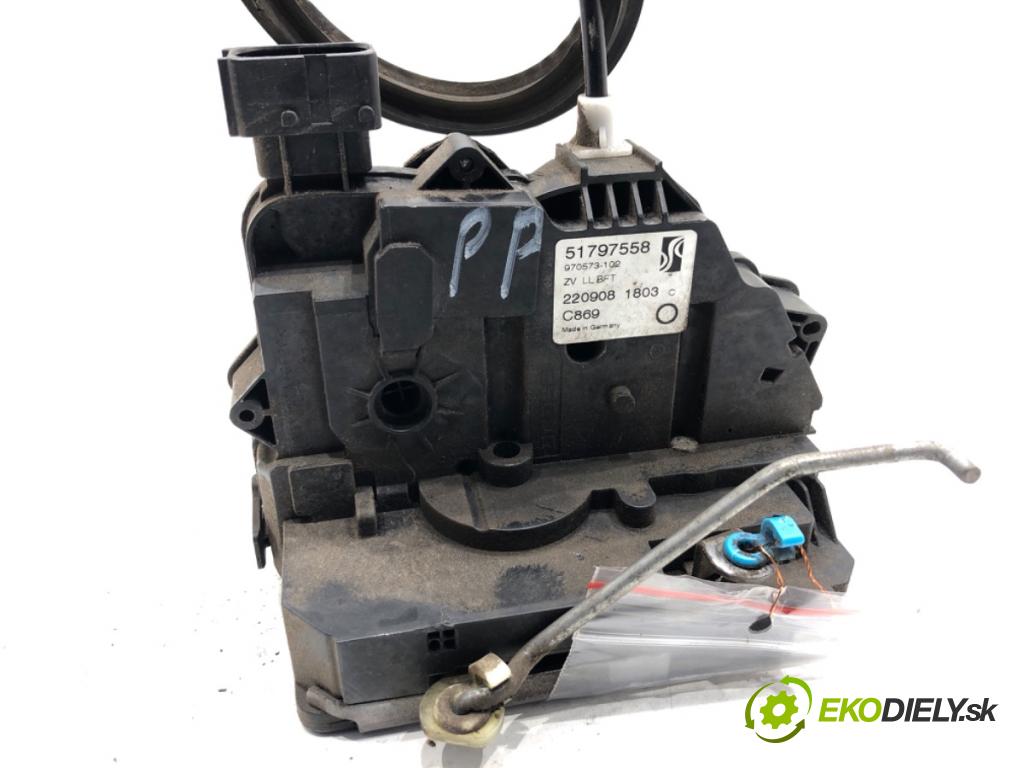 FIAT GRANDE PUNTO liftback 2008 57 kW 1.4 (199AXB11, 199AXB1A, 199BXB1A, 199AXL1A) 1368 zámok dveře pravý přední část 51797558