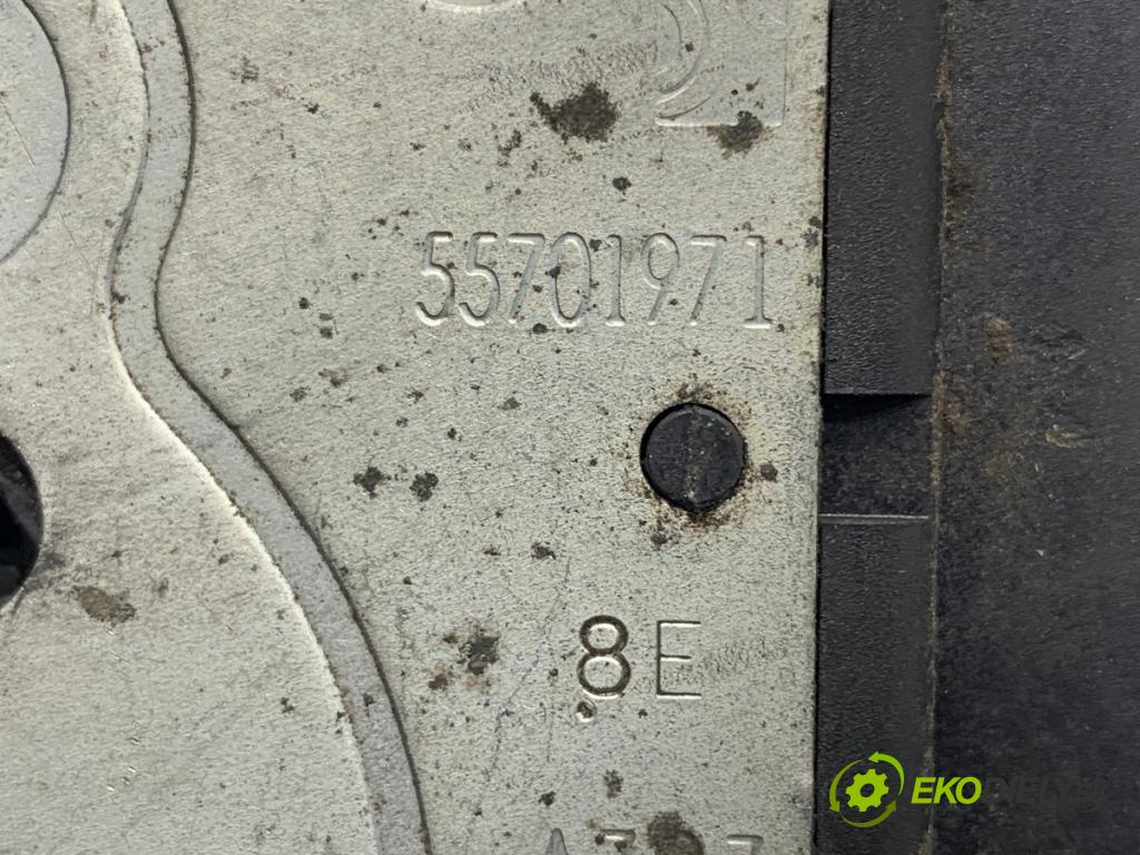 FIAT GRANDE PUNTO liftback 2008 57 kW 1.4 (199AXB11, 199AXB1A, 199BXB1A, 199AXL1A) 1368 zámok dverí zad 55701971