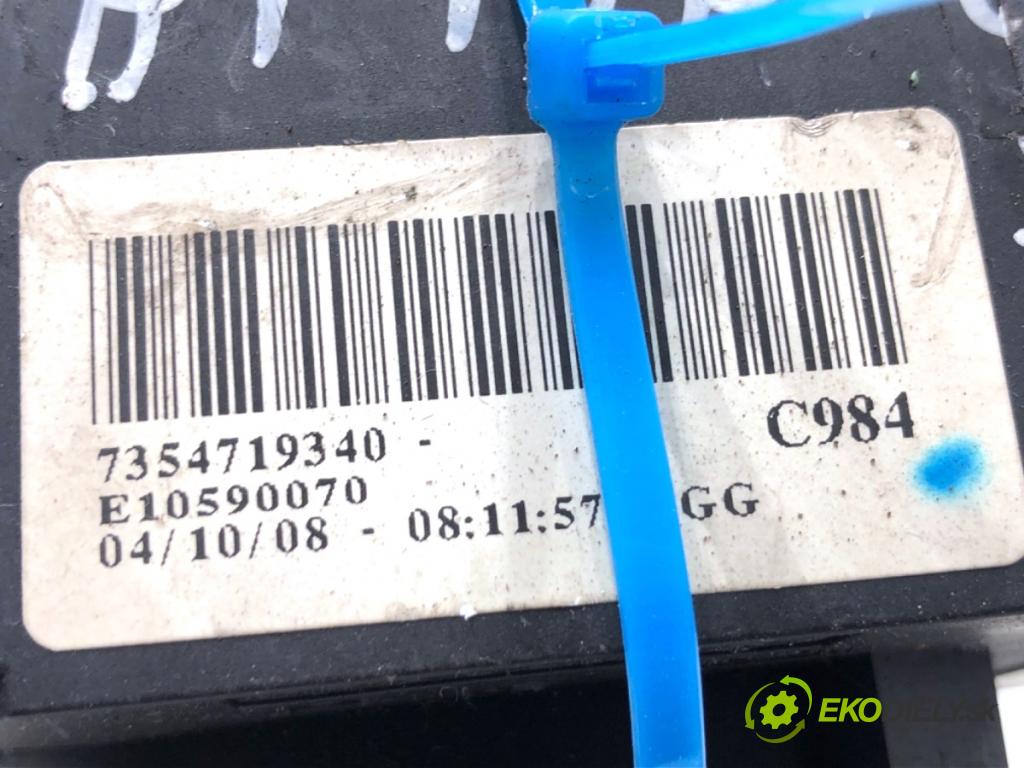 FIAT GRANDE PUNTO liftback 2008 57 kW 1.4 (199AXB11, 199AXB1A, 199BXB1A, 199AXL1A) 1368 přepínač kombinovaný 7354719340 (Páčky pod volantem)