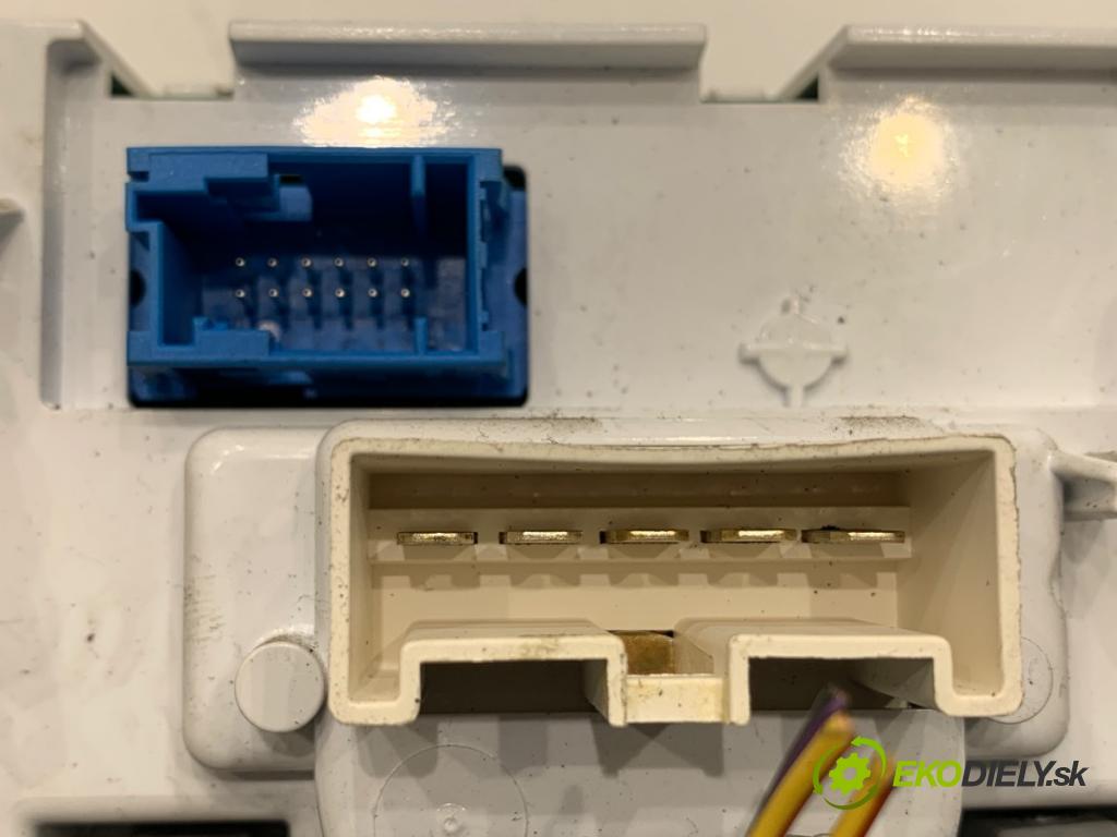 FIAT GRANDE PUNTO liftback 2008 57 kW 1.4 (199AXB11, 199AXB1A, 199BXB1A, 199AXL1A) 1368 Panel ovládania kúrenia  (Prepínacie páčky pod volantom)