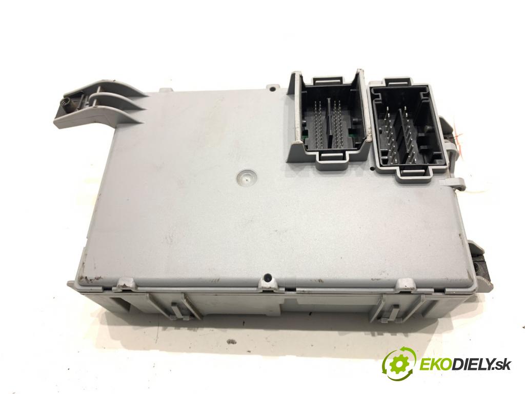 FIAT GRANDE PUNTO liftback 2008 57 kW 1.4 (199AXB11, 199AXB1A, 199BXB1A, 199AXL1A) 1368 modul BSI 00518263170 (Pojistková skříňka)