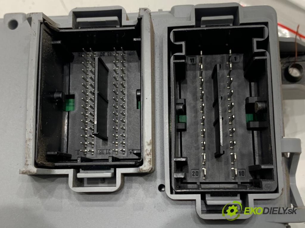 FIAT GRANDE PUNTO liftback 2008 57 kW 1.4 (199AXB11, 199AXB1A, 199BXB1A, 199AXL1A) 1368 modul BSI 00518263170 (Pojistková skříňka)