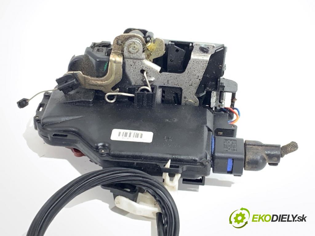VW GOLF V liftback 2003 77 kW 1.9 TDI 1896 zámok dveře levý zadní část