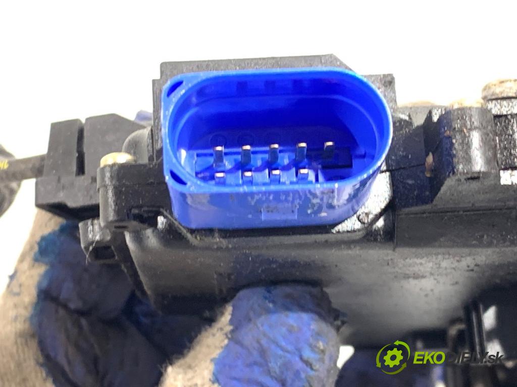 VW GOLF V liftback 2003 77 kW 1.9 TDI 1896 zámok dveře pravý přední část 3D1837016