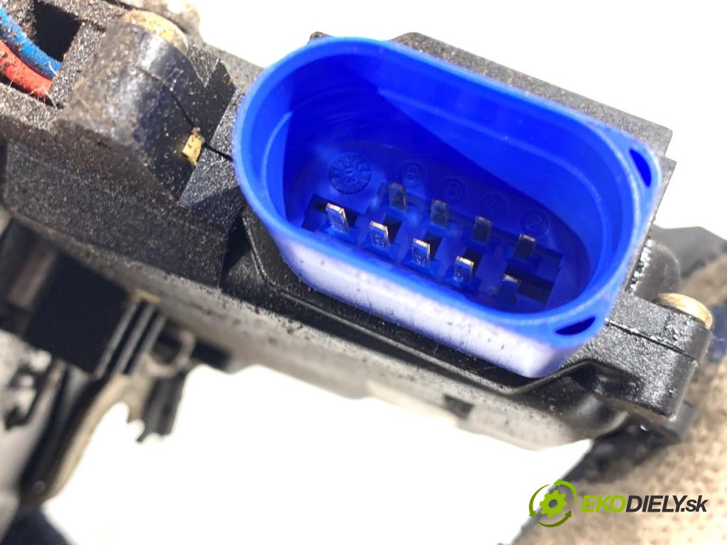 VW GOLF V liftback 2003 77 kW 1.9 TDI 1896 zámok dveře levý přední část 3D1837015