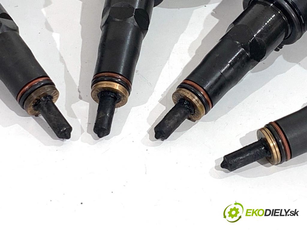 VW GOLF V liftback 2003 77 kW 1.9 TDI 1896 vstrekovače 038130073AG