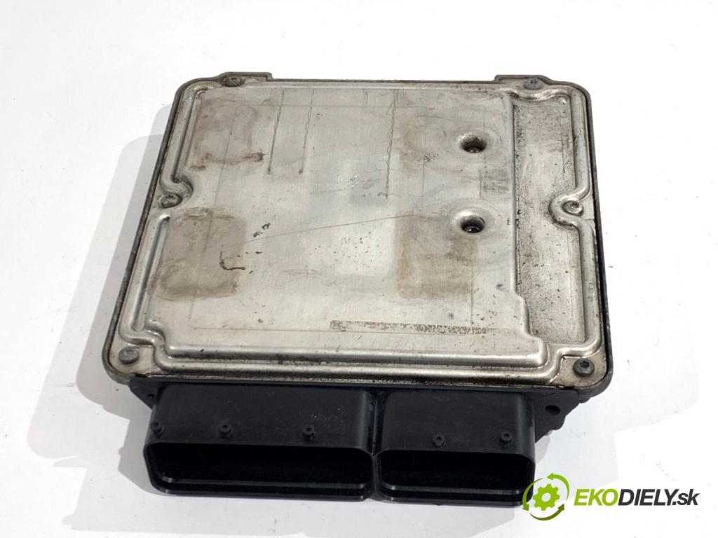 VW GOLF V liftback 2003 77 kW 1.9 TDI 1896 riadiaca jednotka Motor 03G906016B (Riadiaca jednotka)