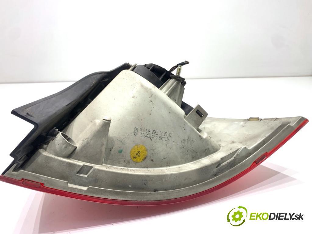 VW GOLF V liftback 2003 77 kW 1.9 TDI 1896 světlo pravý zadní část 1K6945095E