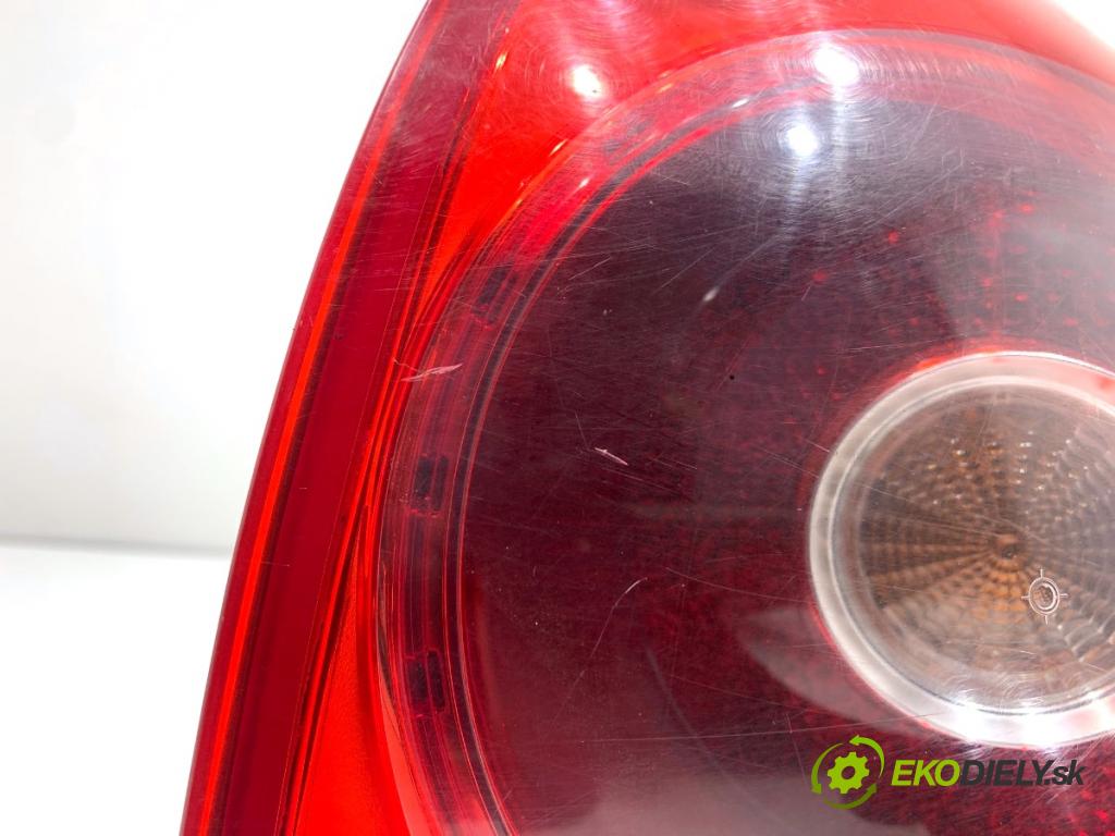 VW GOLF V liftback 2003 77 kW 1.9 TDI 1896 světlo levý zadní část 1K6945096E