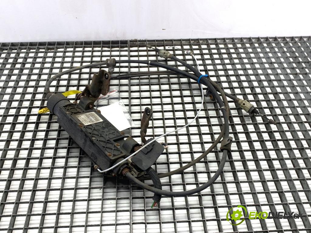 CITROEN C5 III sedan 2011 100 kW 2.0 HDi (RDRHDA) 1997 BRZDA: ruční elektrický  (Ruční brzda)