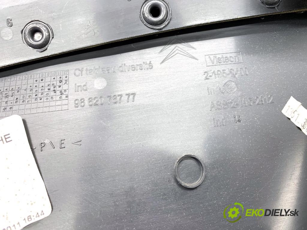 CITROEN C5 III sedan 2011 100 kW 2.0 HDi (RDRHDA) 1997 čalúnenie Dvere ľavy predný