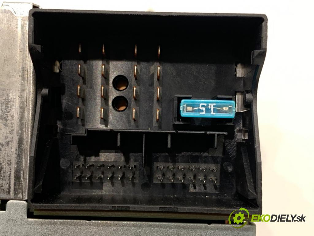 OPEL VECTRA C sedan 2006 114 kW 2.2 DGi (F69) 2198 RADIO 13188477 (Audio zariadenie)