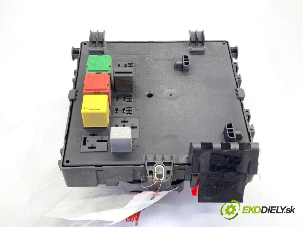 OPEL VECTRA C sedan 2006 114 kW 2.2 DGi (F69) 2198 Modul BSI 460023260 (Poistková skrinka)