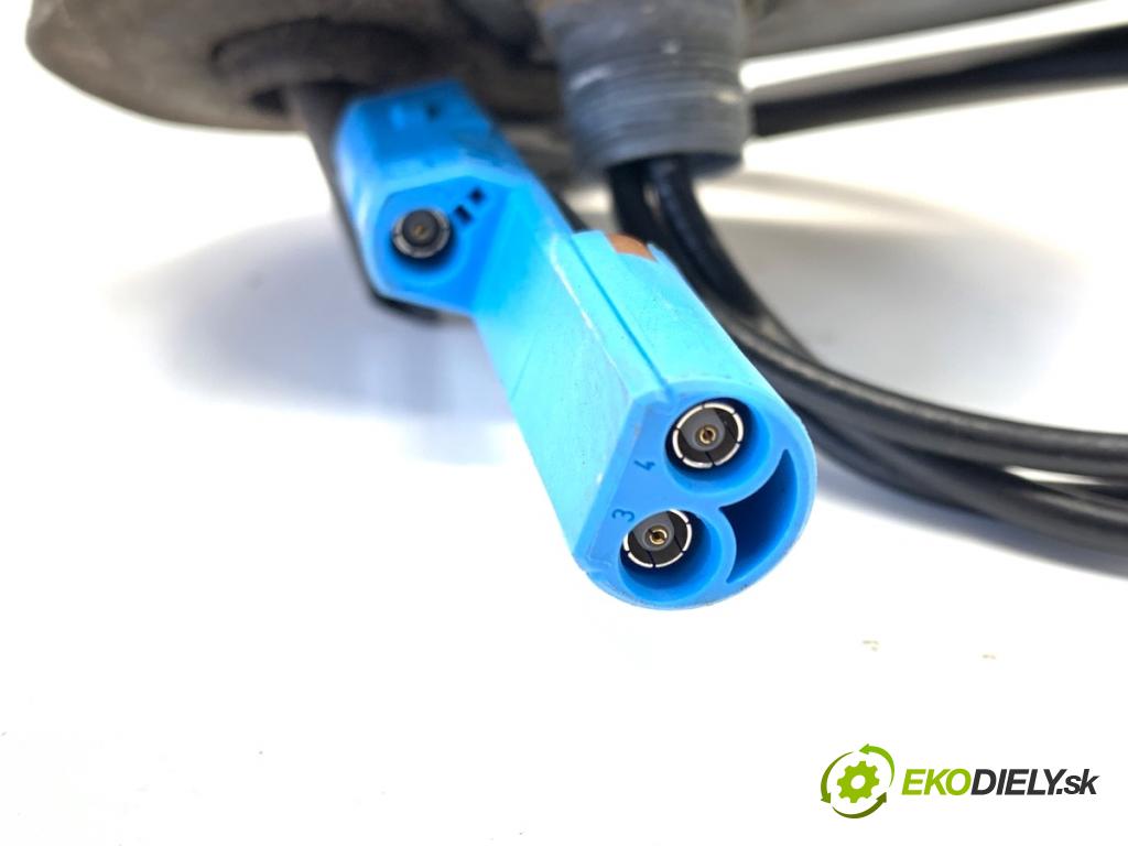 OPEL VECTRA C sedan 2006 114 kW 2.2 DGi (F69) 2198 ANTENA 013177116