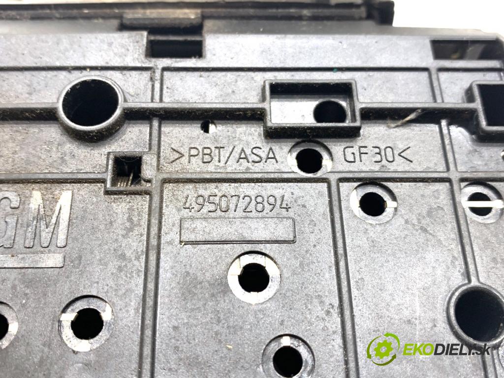 OPEL VECTRA C sedan 2006 114 kW 2.2 DGi (F69) 2198 zámok dveří zadní část 495072894