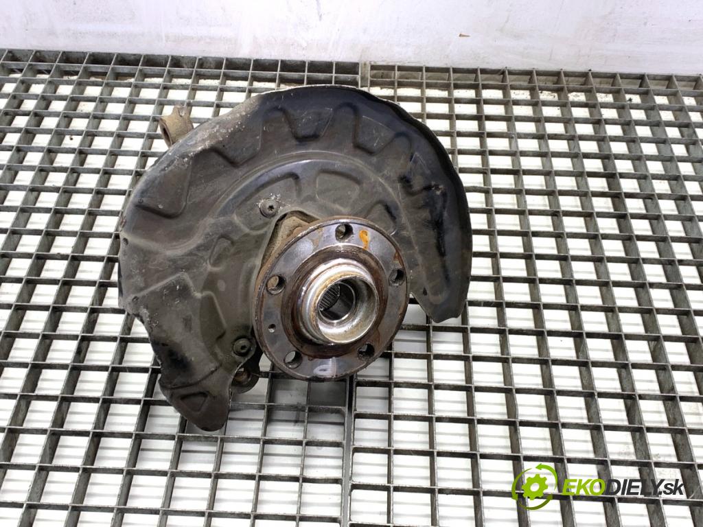 VW GOLF VII liftback 2016 85 kW e-Golf  náboj pravy predný 