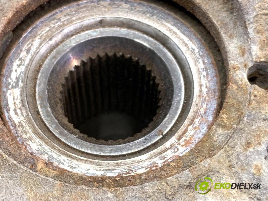 VW GOLF VII liftback 2016 85 kW e-Golf  náboj pravy predný