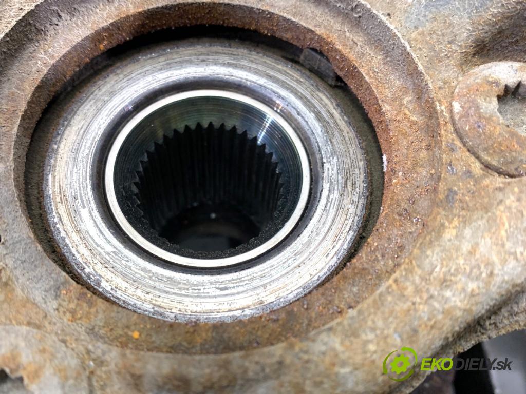 VW GOLF VII liftback 2016 85 kW e-Golf  náboj ľavy predný 5Q0400053DF