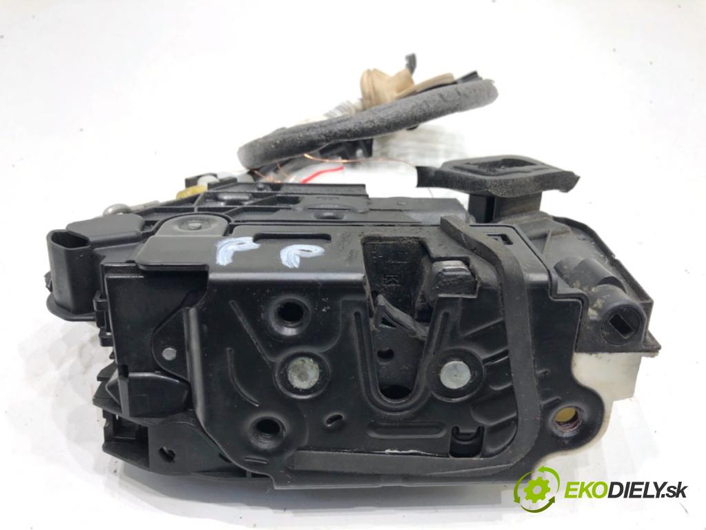 VW GOLF VII liftback 2016 85 kW e-Golf  zámok dveře pravý přední část 5K1837016E