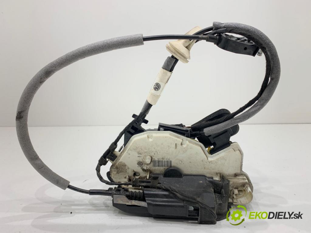 VW GOLF VII liftback 2016 85 kW e-Golf  zámok Dvere ľavy predný 5K1837015E