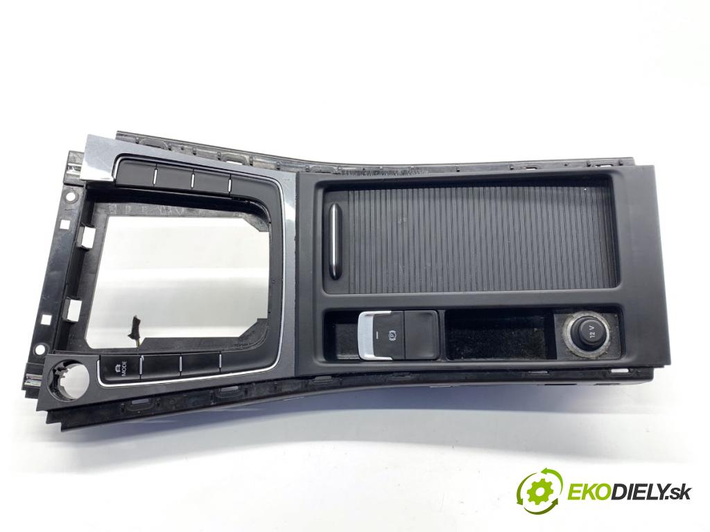 VW GOLF VII liftback 2016 85 kW e-Golf  Držiak na nápoje 5G1863245F (Držiak (úchyt) na nápoje)