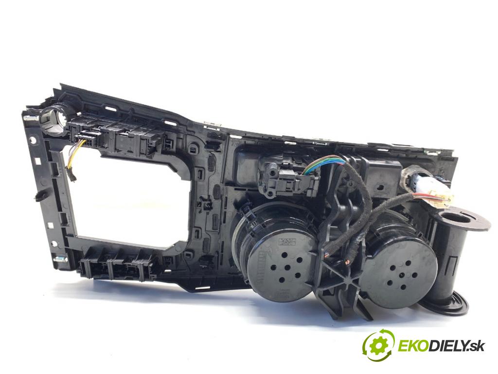 VW GOLF VII liftback 2016 85 kW e-Golf  Držiak na nápoje 5G1863245F (Držiak (úchyt) na nápoje)