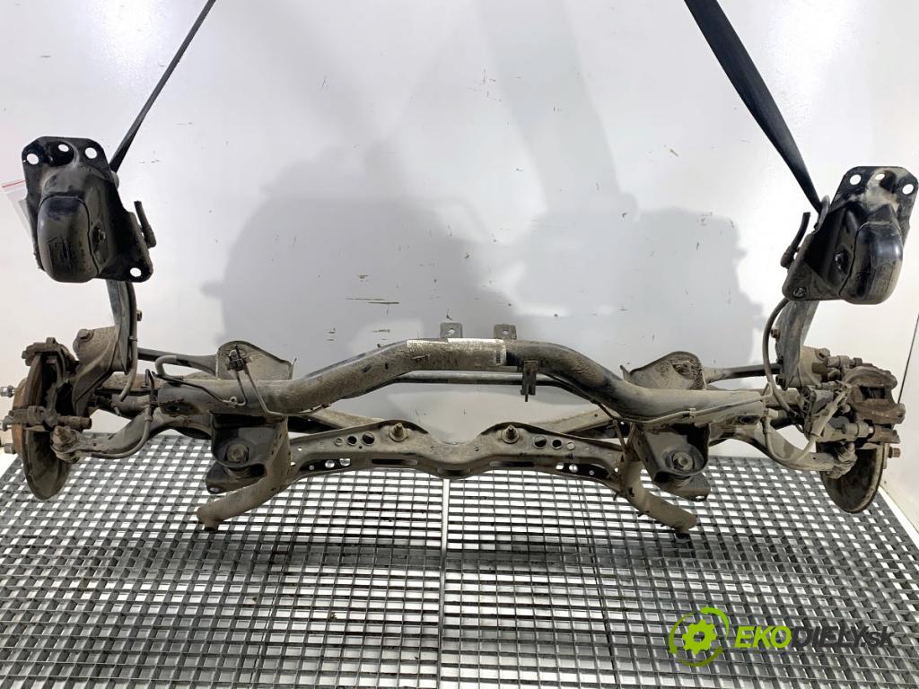 VW GOLF VII liftback 2016 85 kW e-Golf  Výstuha zad 5Q0500042PE