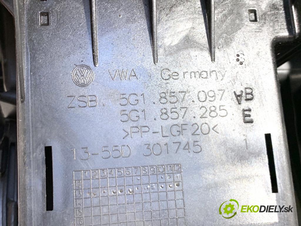VW GOLF VII liftback 2016 85 kW e-Golf  Priehradka, kastlík spolujazdca 5G1857097 (Priehradka (kastlík))
