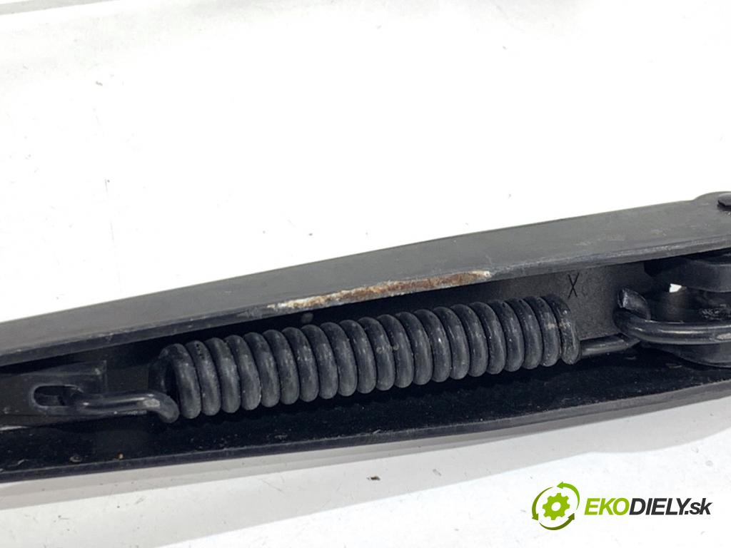 VW GOLF VII liftback 2016 85 kW e-Golf  ramena stěrače přední část 5G1955410 5G1955409B