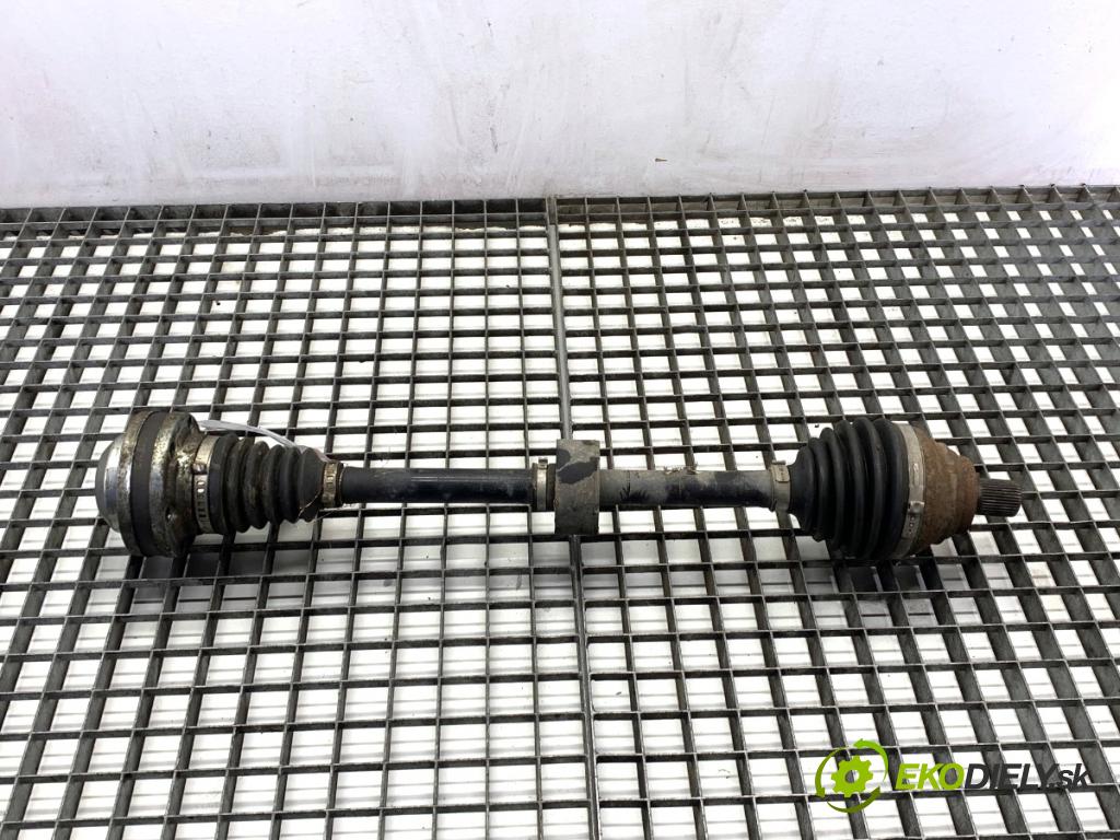 VW GOLF VII liftback 2016 85 kW e-Golf  Poloos pravy predný 