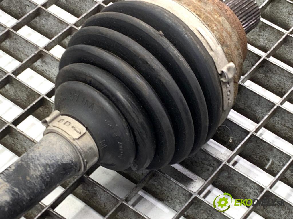 VW GOLF VII liftback 2016 85 kW e-Golf  Poloos pravy predný