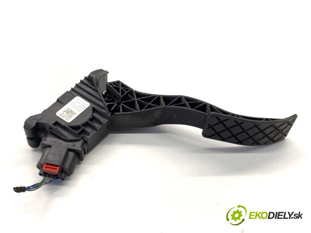 VW GOLF VII liftback 2016 85 kW e-Golf  Potenciometer plynu 5Q1723503H (Potenciometer plynového pedálu)