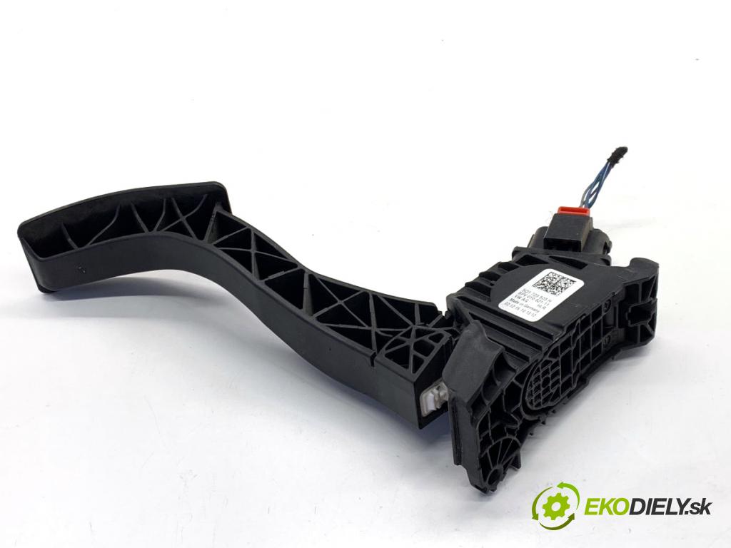 VW GOLF VII liftback 2016 85 kW e-Golf  Potenciometer plynu 5Q1723503H (Potenciometer plynového pedálu)