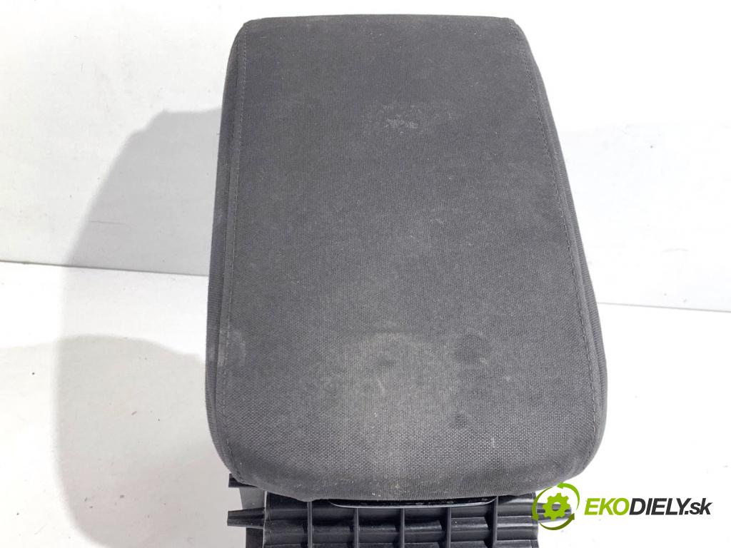 VW GOLF VII liftback 2016 85 kW e-Golf Lakťová opierka 5C6864207A (Lakťová opierka)