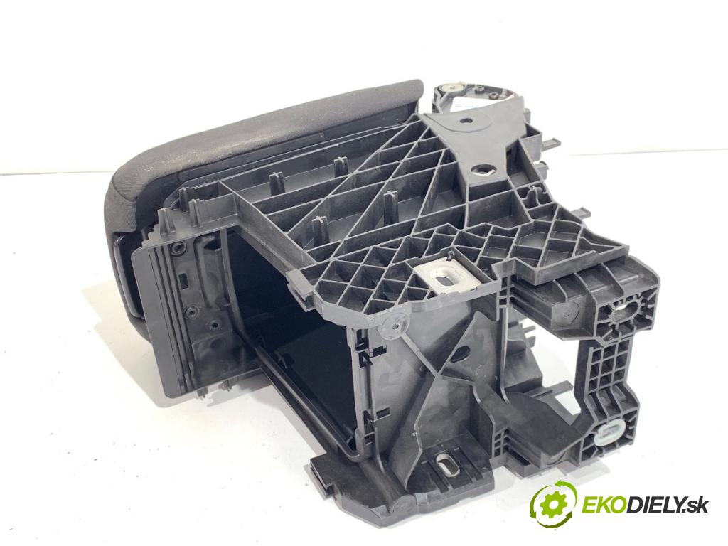 VW GOLF VII liftback 2016 85 kW e-Golf Lakťová opierka 5C6864207A (Lakťová opierka)