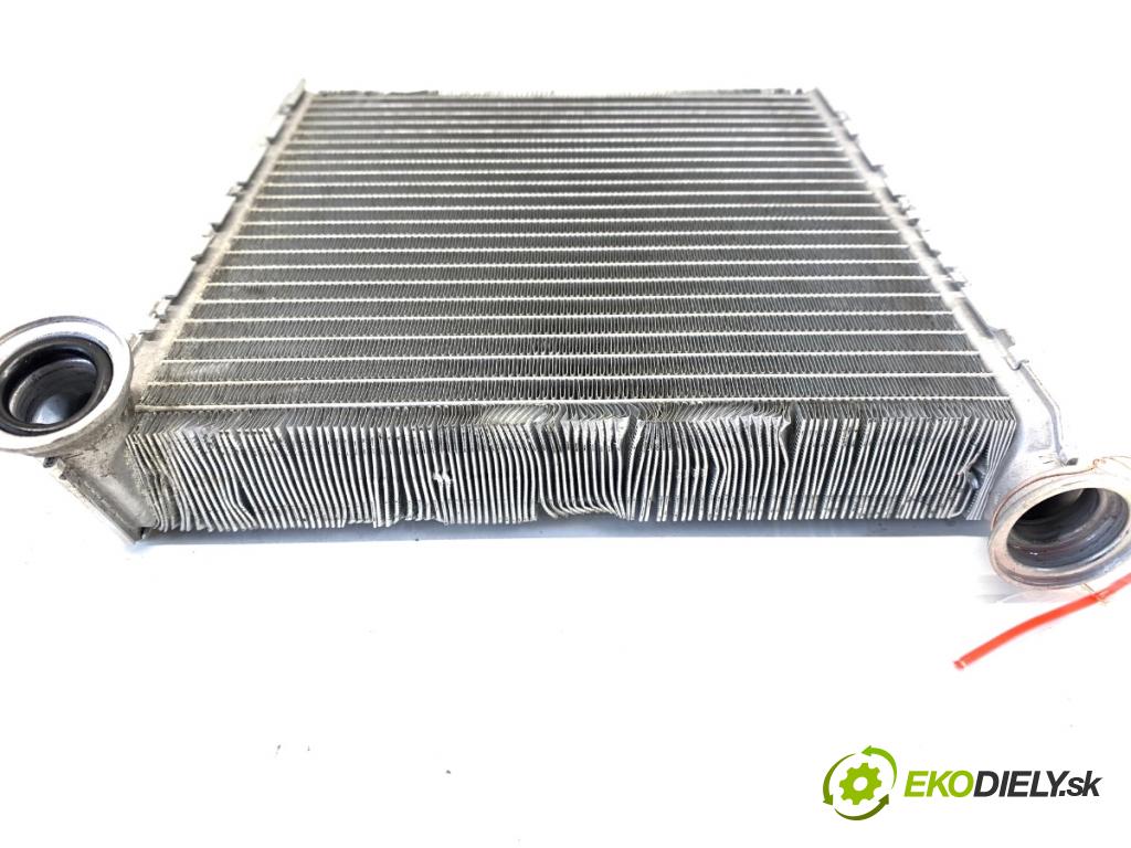 VW GOLF VII liftback 2016 85 kW e-Golf  Výhrevné teleso, radiátor kúrenia  (Radiátor kúrenia)