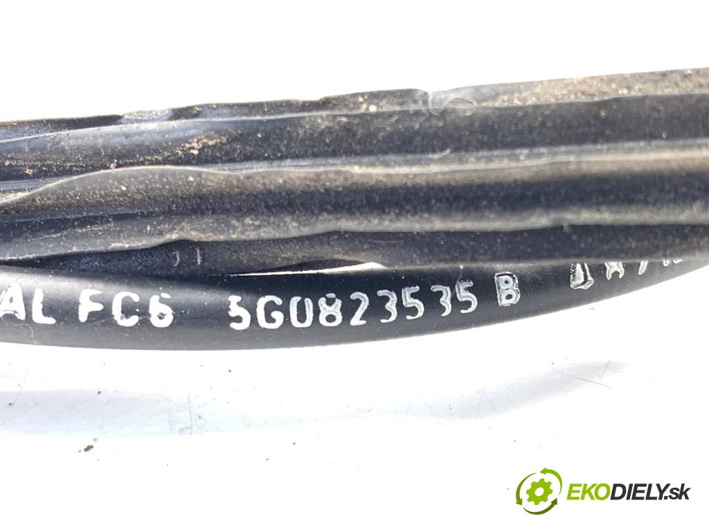 VW GOLF VII liftback 2016 85 kW e-Golf  lanko kapoty 5G0823535B