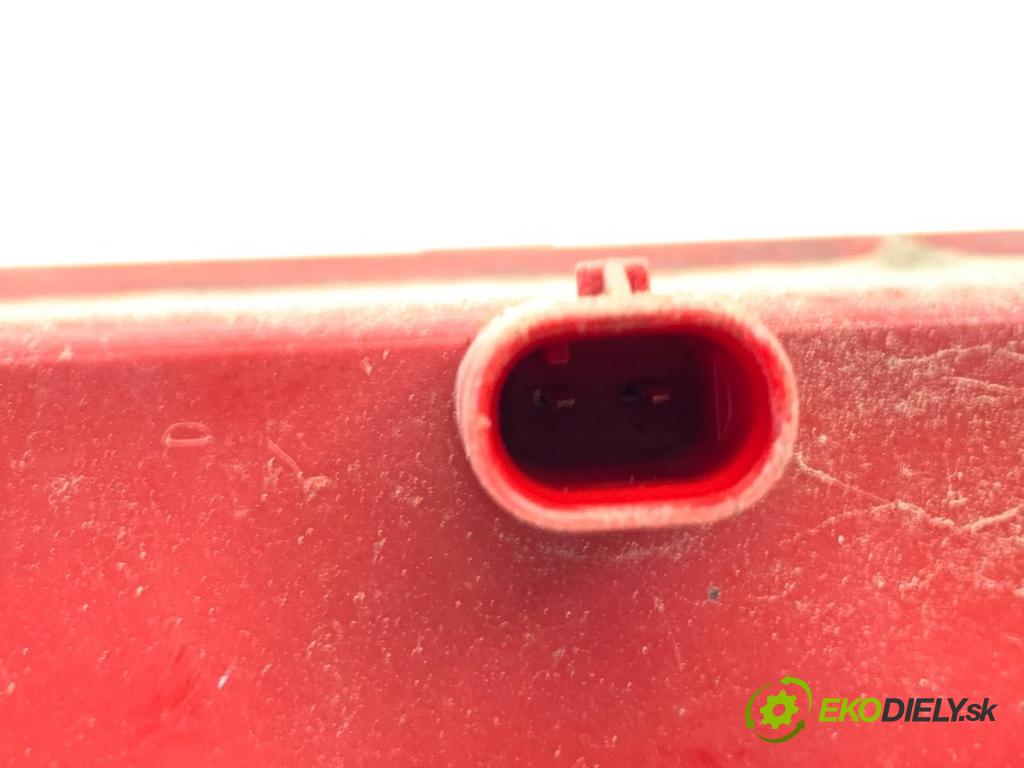 VW GOLF VII liftback 2016 85 kW e-Golf  světlo brzdových světel 5G6945087A