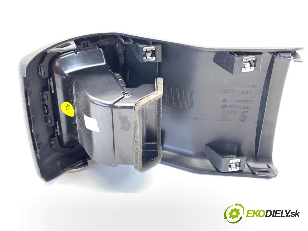 VW GOLF VII liftback 2016 85 kW e-Golf  Mriežky kúrenia zad 5GE863289