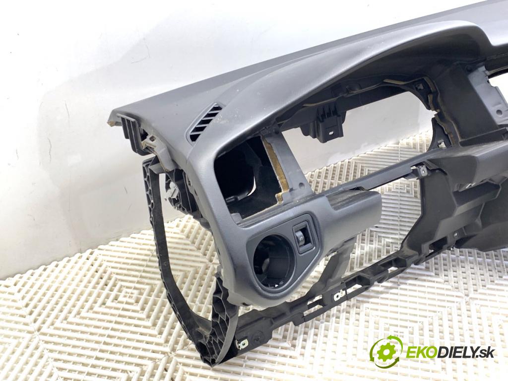 VW GOLF VII liftback 2016 85 kW e-Golf  Palubná doska 5G1858295 (Palubná doska)