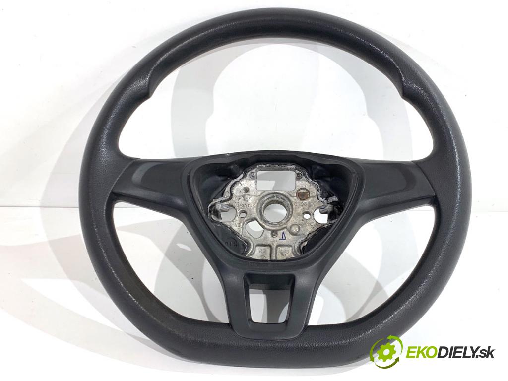 VW GOLF VII liftback 2016 85 kW e-Golf  volant  (Volant)