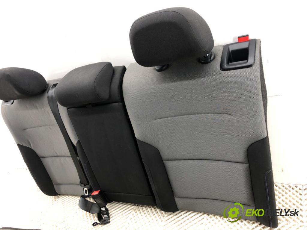 VW GOLF VII liftback 2016 85 kW e-Golf  Sedadlo druhý rad