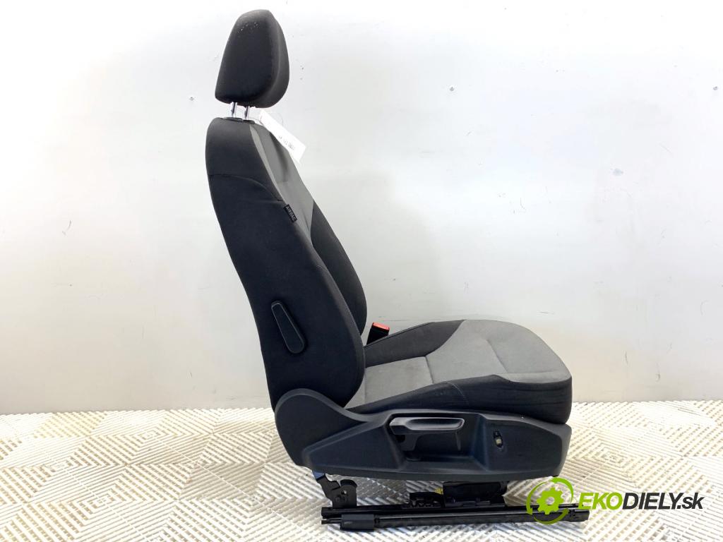 VW GOLF VII liftback 2016 85 kW e-Golf  Sedadlo pravy predný