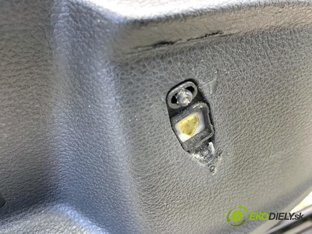 VW GOLF VII liftback 2016 85 kW e-Golf  Sedadlo pravy predný