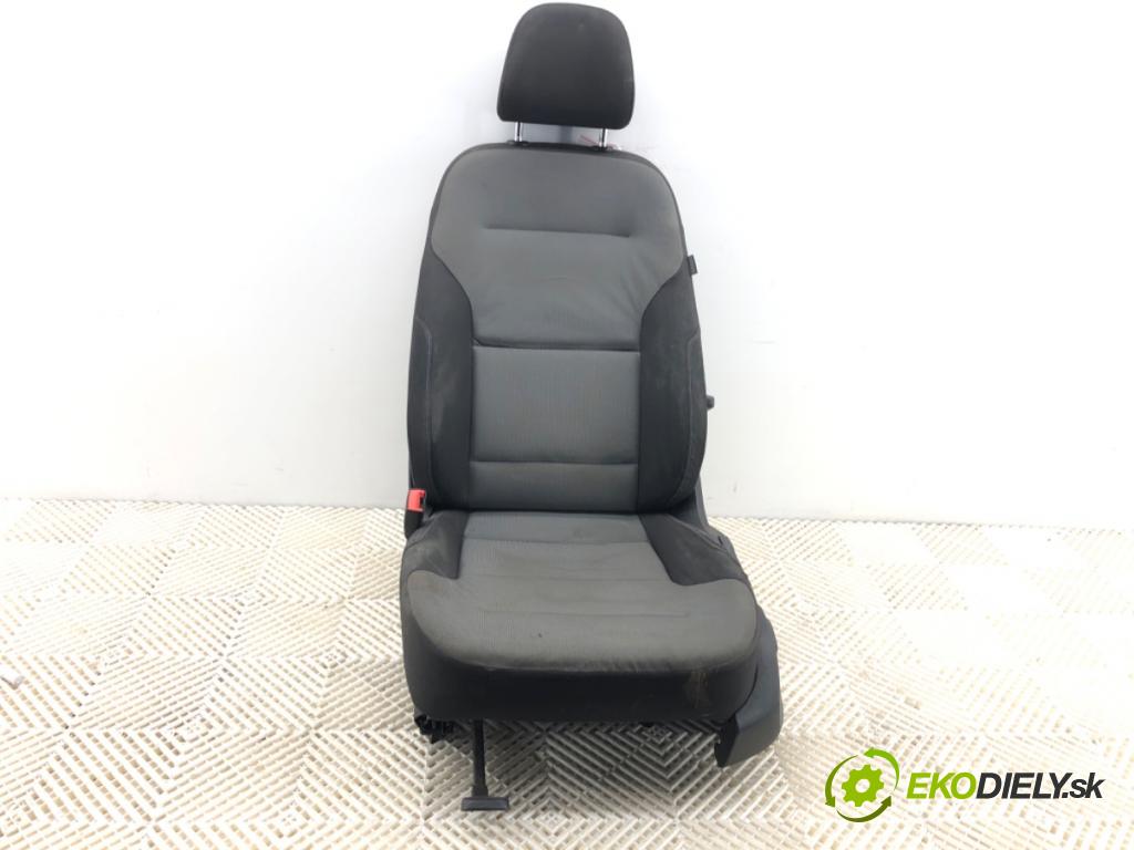VW GOLF VII liftback 2016 85 kW e-Golf  Sedadlo ľavy predný 