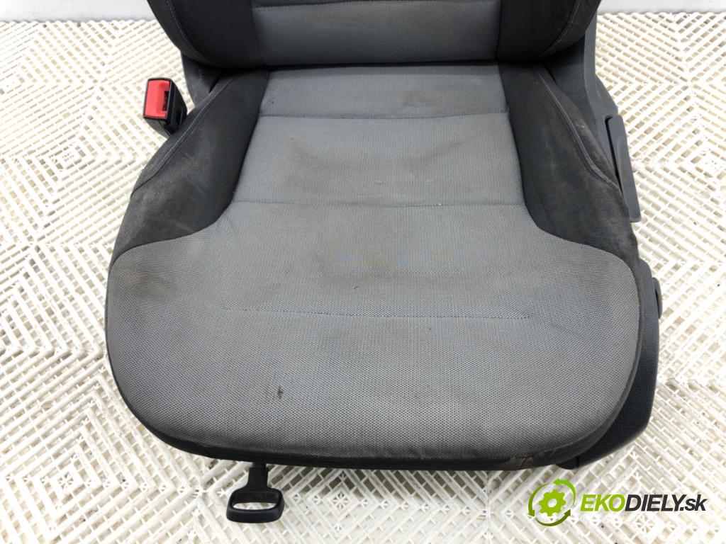 VW GOLF VII liftback 2016 85 kW e-Golf  Sedadlo ľavy predný