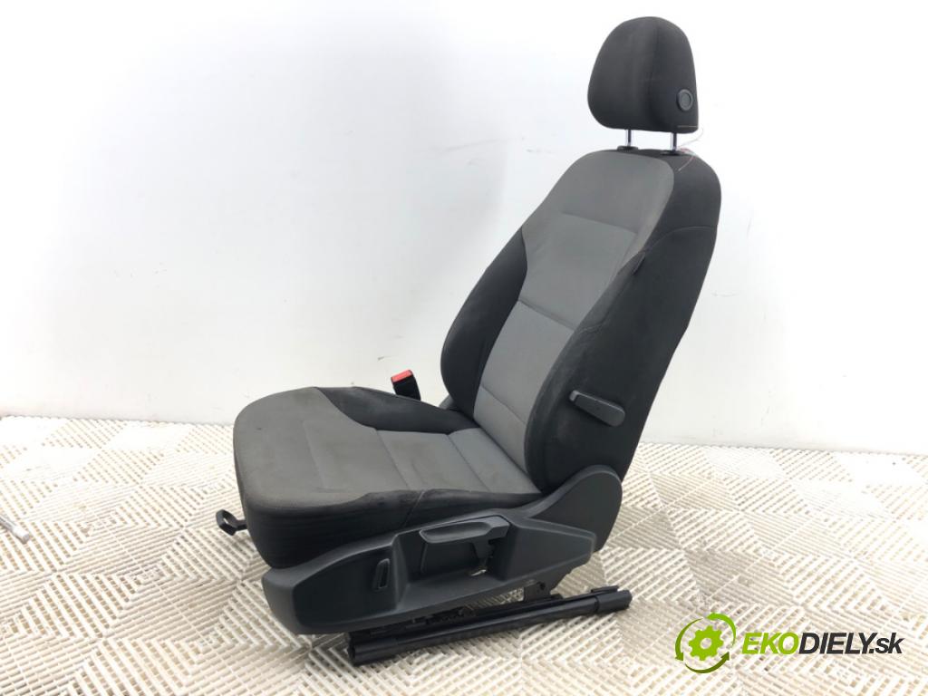 VW GOLF VII liftback 2016 85 kW e-Golf  Sedadlo ľavy predný