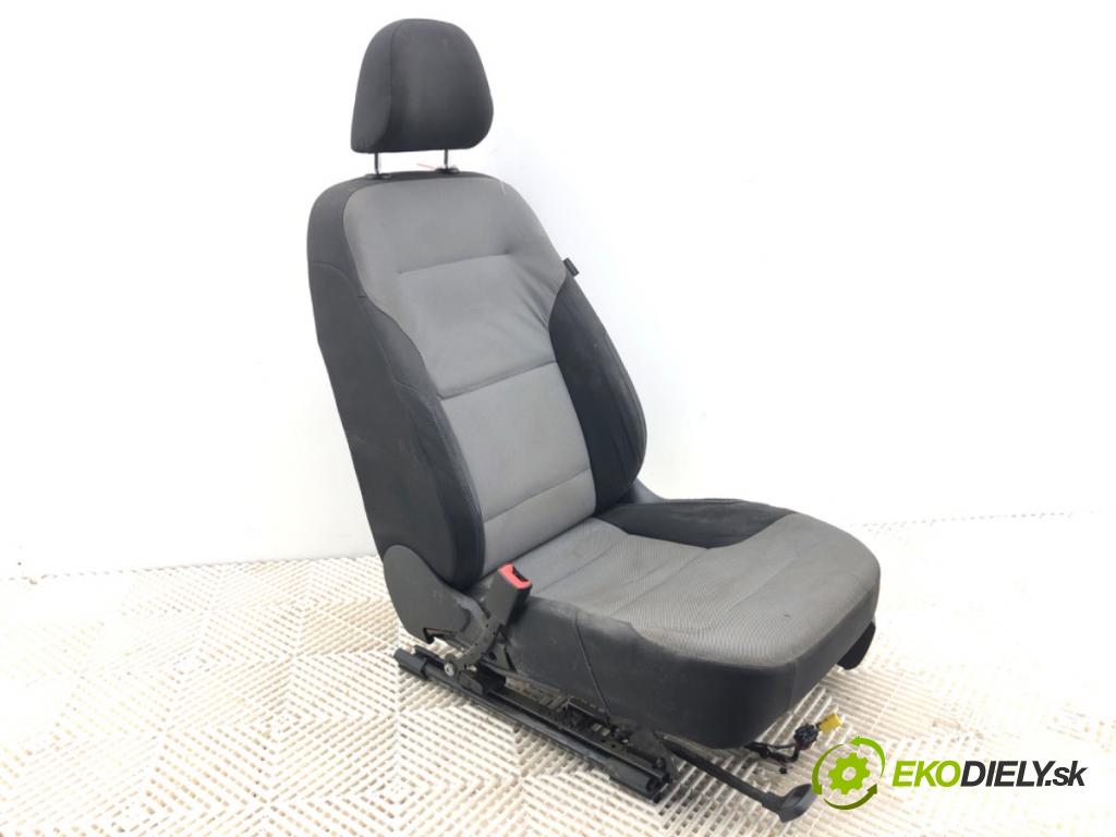 VW GOLF VII liftback 2016 85 kW e-Golf  Sedadlo ľavy predný