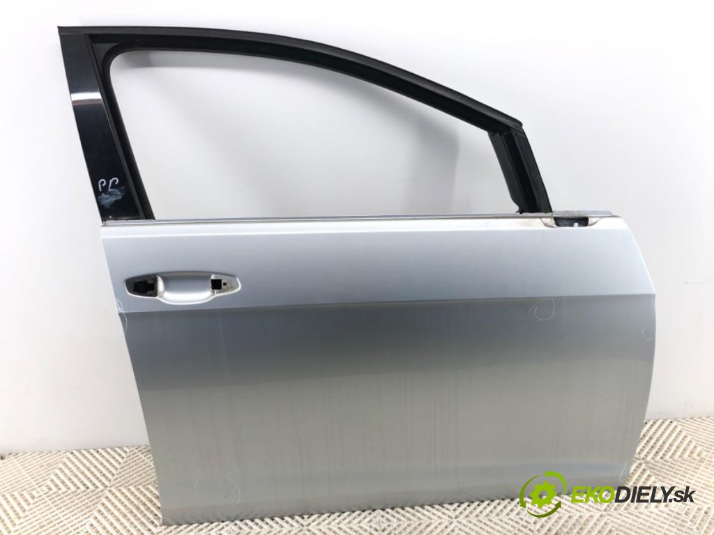 VW GOLF VII liftback 2016 85 kW e-Golf  Dvere pravy predný 